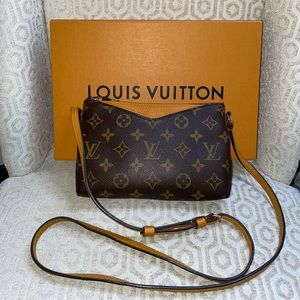 Louis Vuitton Crossbody (authentic) will go fast!
